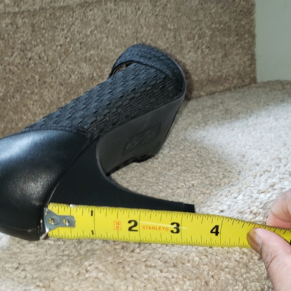 Womens Shoes - Picture 4 of 5